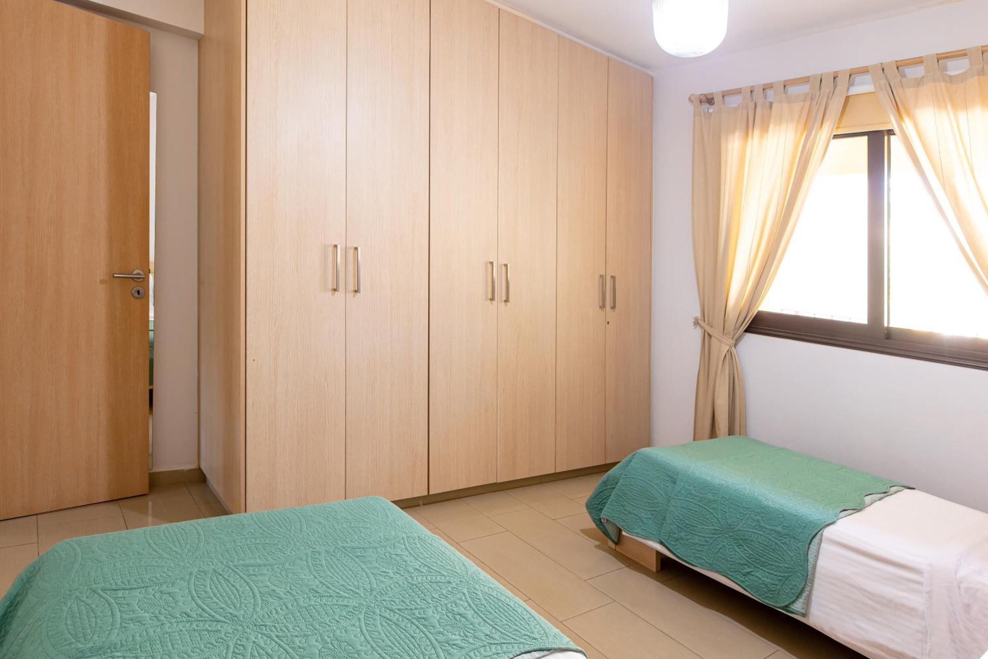 Tranquil Kyklades Bc6, Walk To Beach Paralimni Ngoại thất bức ảnh